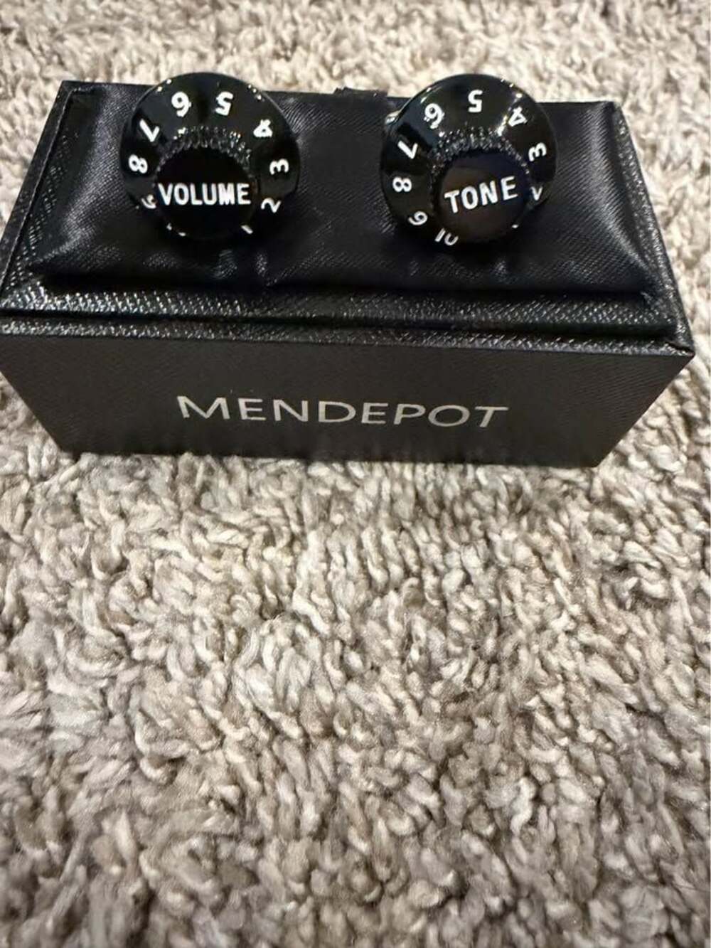 Guitar knob cuff links